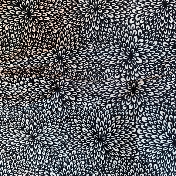 LuLulemon Pace Setter skirt:Plush petal black ghost - Picture 7 of 8